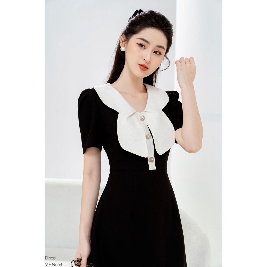 Đầm nữ công sở phối cổ cánh bướm Váy cổ lượn nẹp trụ khuy phối đen trắng TIINSTORE VHN654