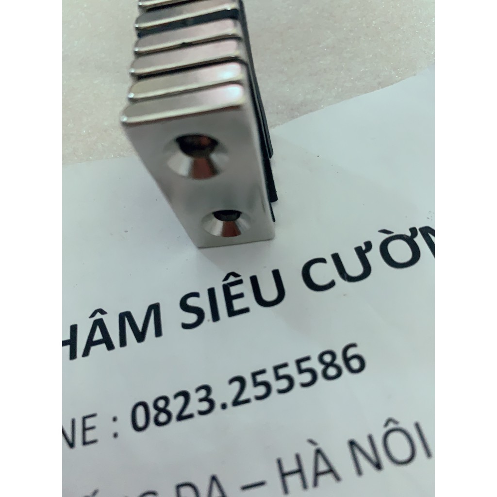 Nam châm chữ nhât loại 40 x 20 x4mm có 2 lỗ bắt vít (SIÊU MẠNH)