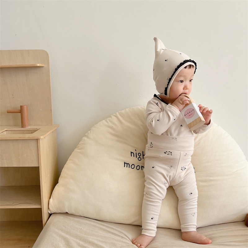 Bộ cotton dài tay hoa nhí tặng kèm mũ viền ren cho bé trai bé gái_Hàng QCCC