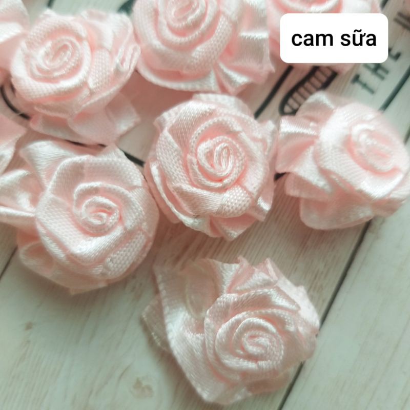 Hoa hồng trang trí , size  2cm