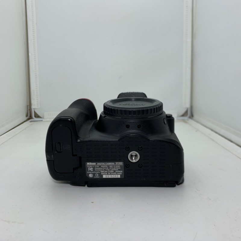 Bộ máy ảnh nikon D5300 kèm ống kính 18-55VR