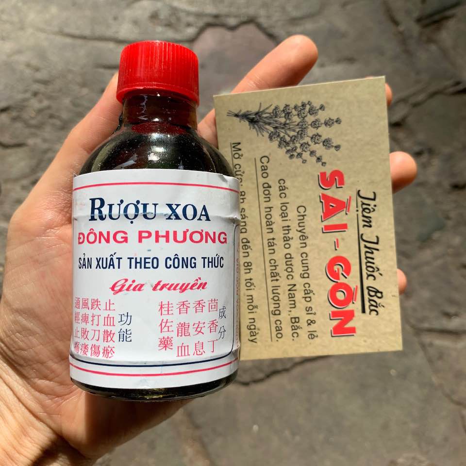 Dầu Xoa Bóp Xương Khớp Gia Truyền ĐÔNG PHƯƠNG 100ml