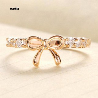 Nhẫn cô dâu hình nơ đính đá đơn giản