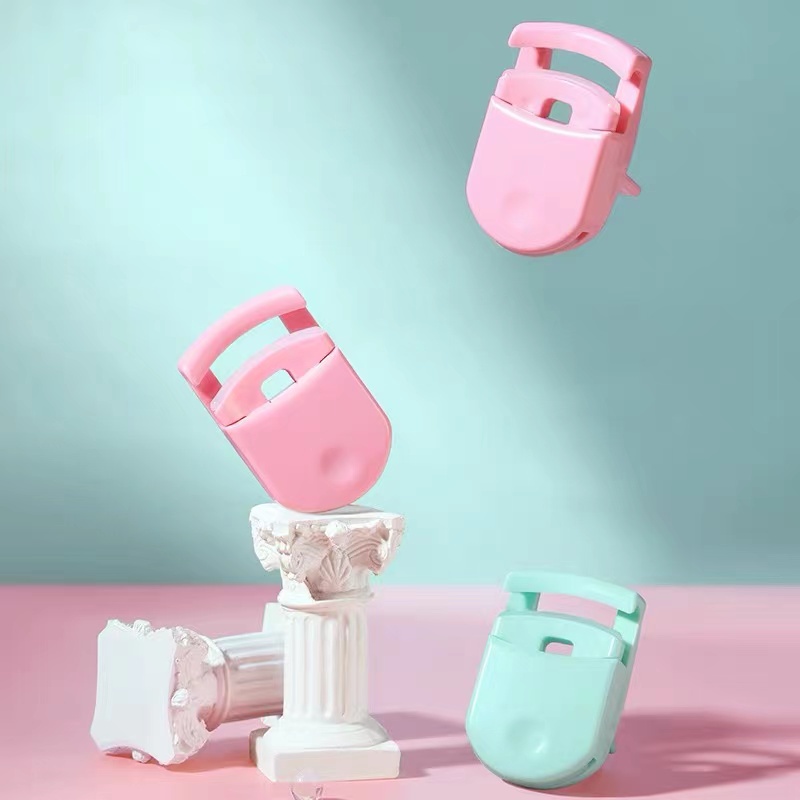 Dụng cụ bấm mi mini bằng nhựa thiết kế nhỏ gọn tiện lợi