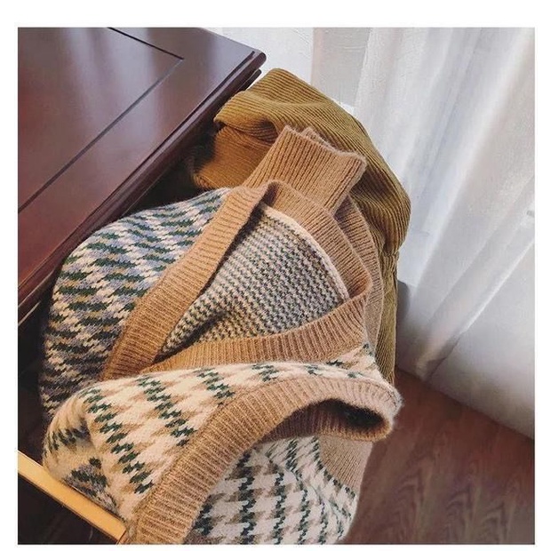 Áo len không tay cổ chữ V họa tiết kim cương màu sắc tương phản dành cho nữ | BigBuy360 - bigbuy360.vn