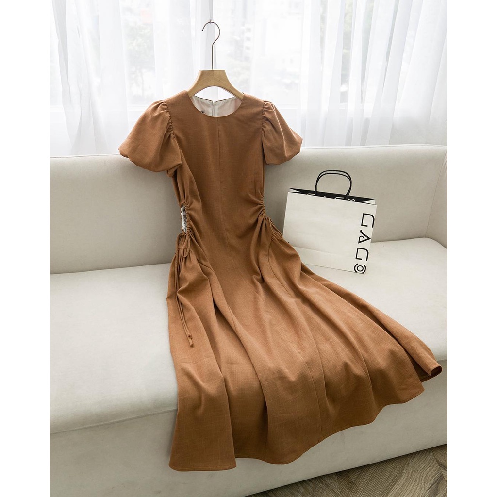 Đầm midi 2 lớp cut out eo rút dây 2 bên tay bí thời trang GAGO màu nâu GG3924