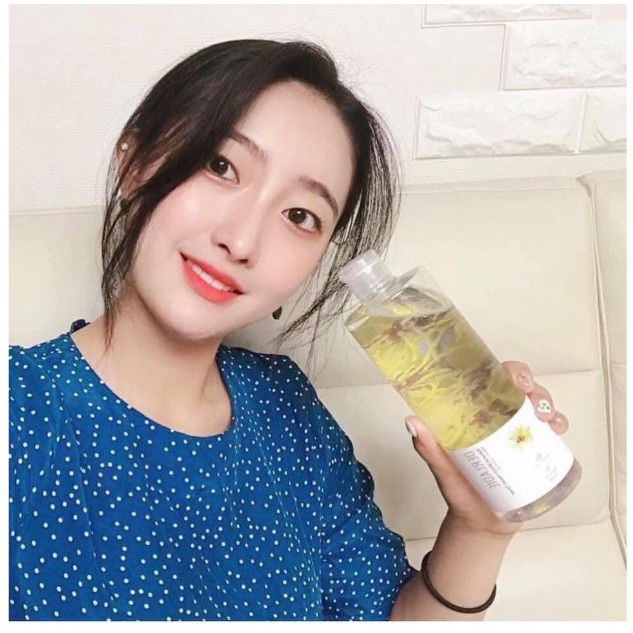 Nước Hoa Hồng Làm Sạch, Dưỡng Ẩm, Dịu Nhẹ Chiết Xuất Cây Phỉ Derladie Natural Witch 500ml