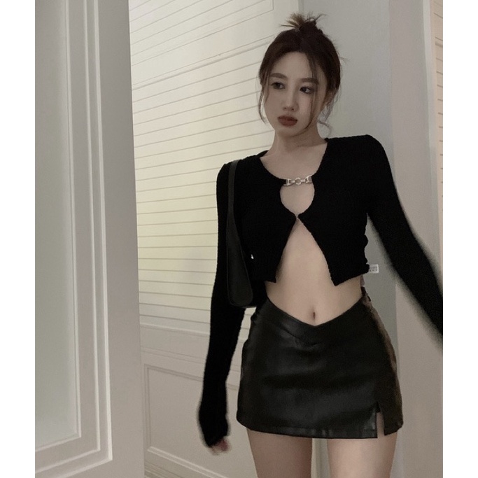 Áo croptop + chân váy da Ulzzang