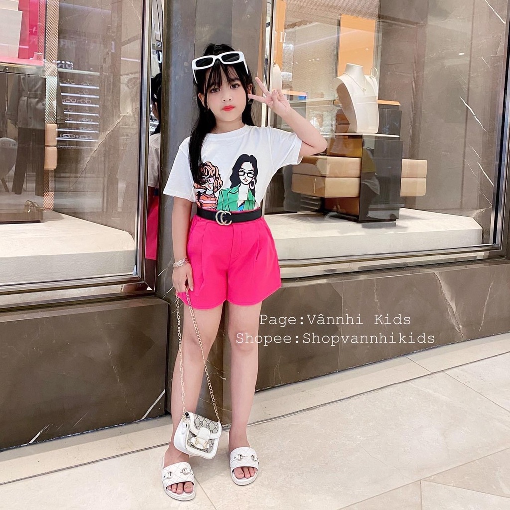 Bộ 2 cô gái VN bé gái
