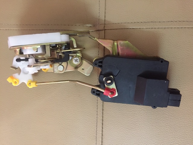 Khoá ngậm cửa liền moto trước / Sau Chery QQ3, Daewoo Spark  Matiz 2