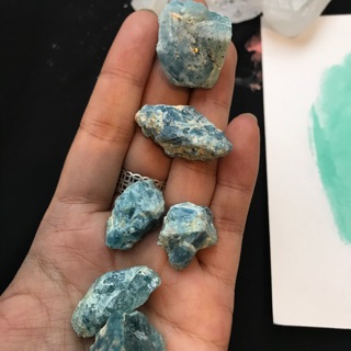 Đá thanh tẩy xanh biển thô đẹp