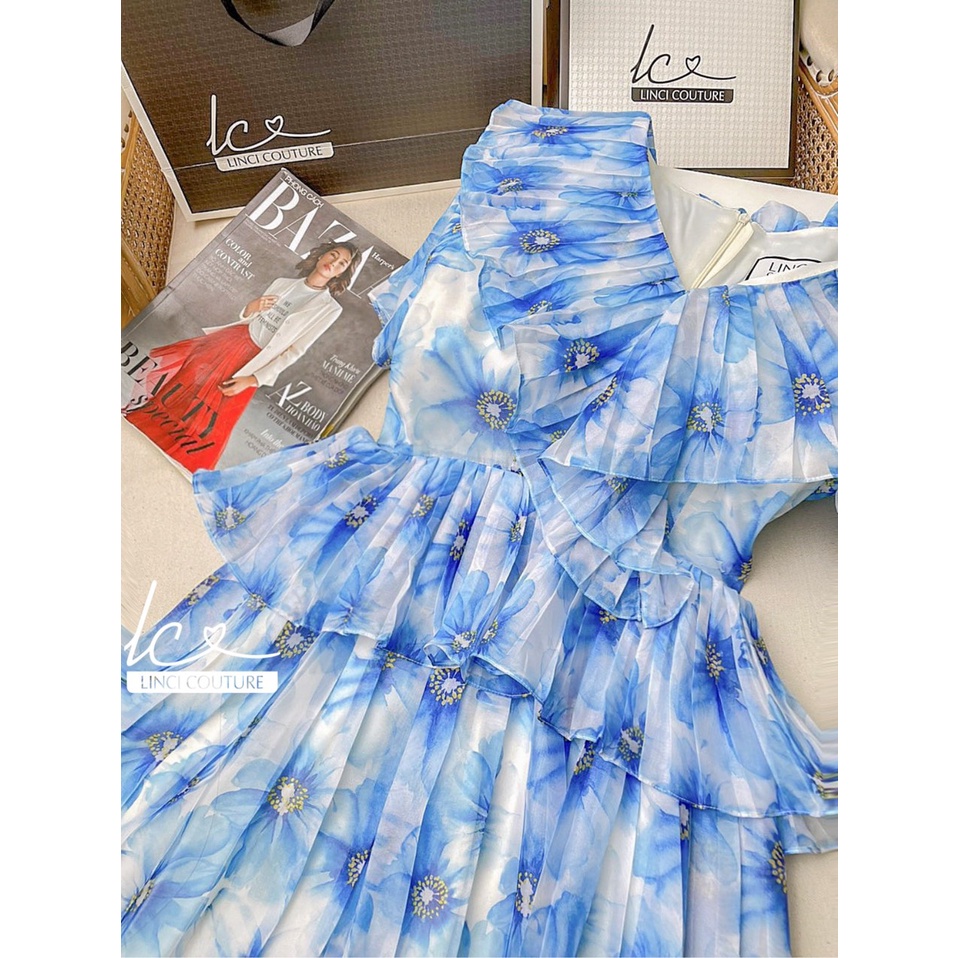 Váy ninaa nhà LinCi với những bông hoa màu xanh dương loang nhẹ nhàng cực kì bắt mắt độc đáo không đụng hàng.