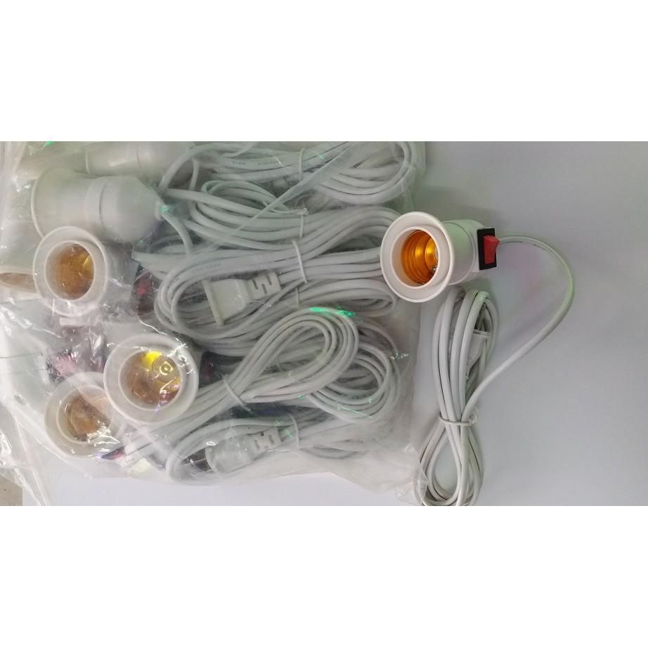 Chui đèn tròn có sẳn công tắc