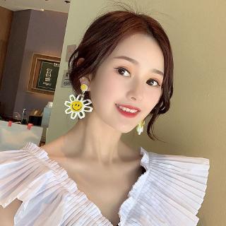Earrings with long designs adorned with beautiful crystal stones