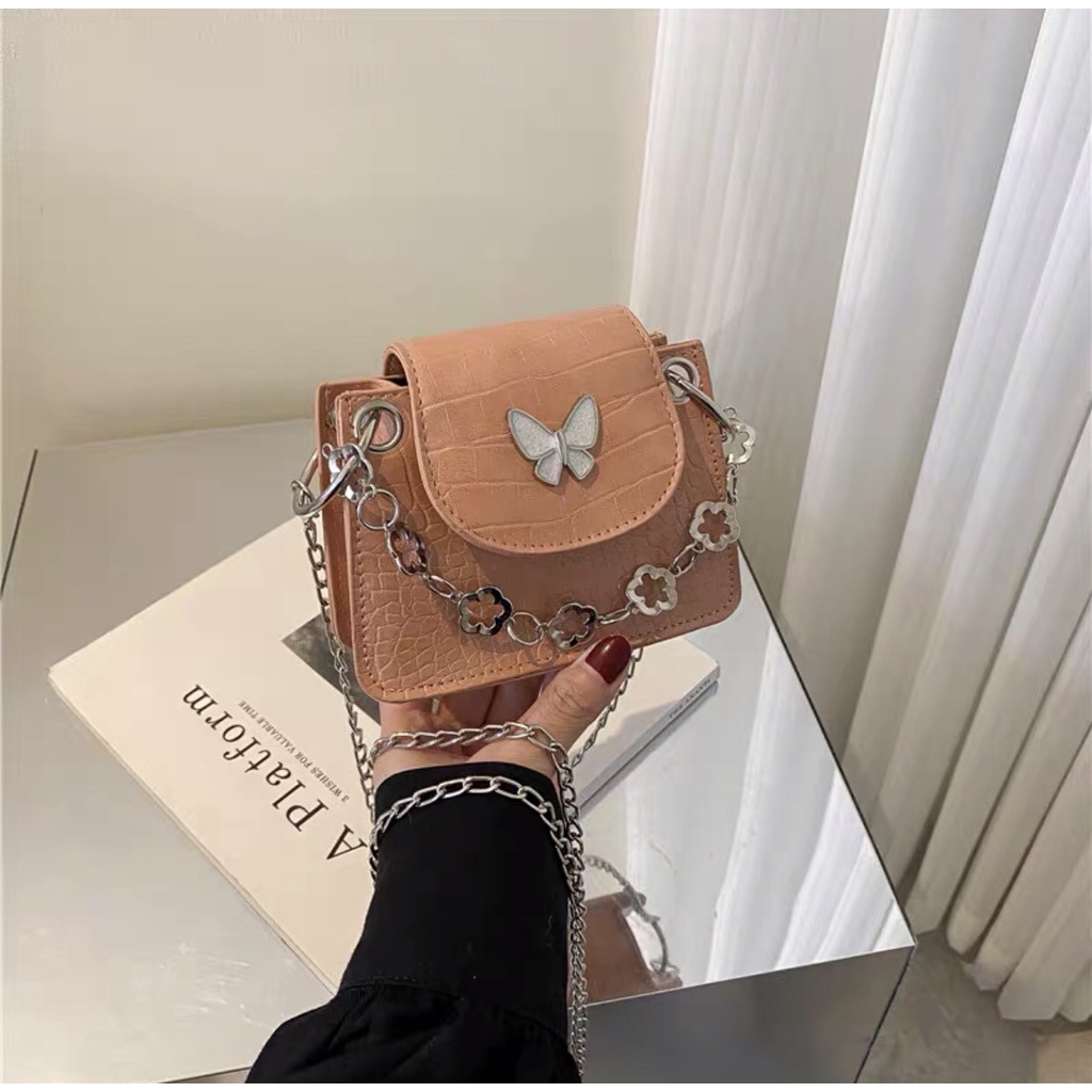 Túi đeo vai con bướm phối dây xích cá tính PU18