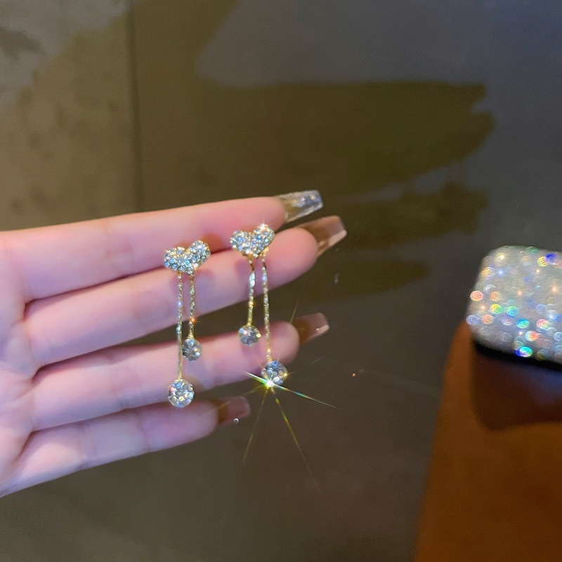 Khuyên Tai Tua Rua Thiết Kế Hình Trái Tim Đính Đá Lấp Lánh Thời Trang Cao Cấp 2022