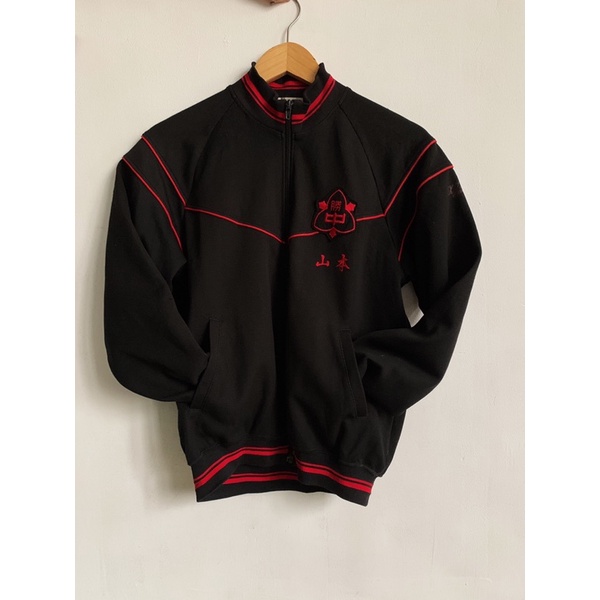 Áo boomber đen phối viền đỏ