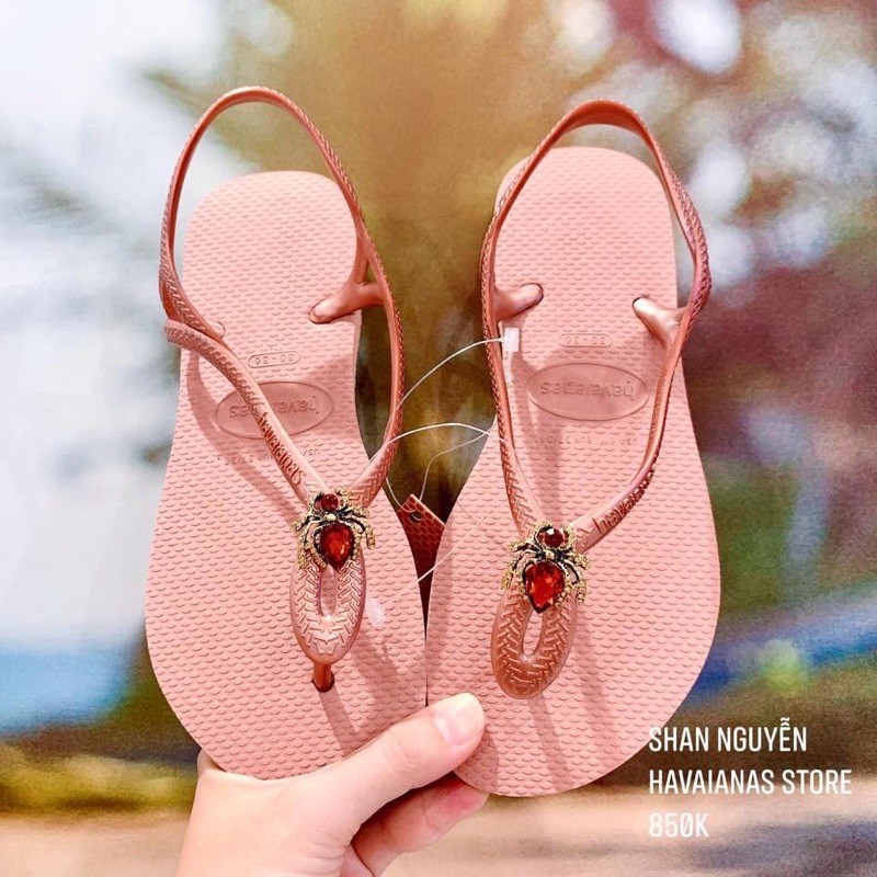 Sandal havaianas Luna hồng quai hồng mix charm