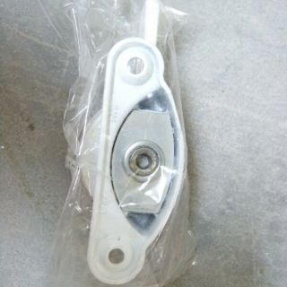 2 CON SÒ SỨ CỬA NHÔM KÍNH