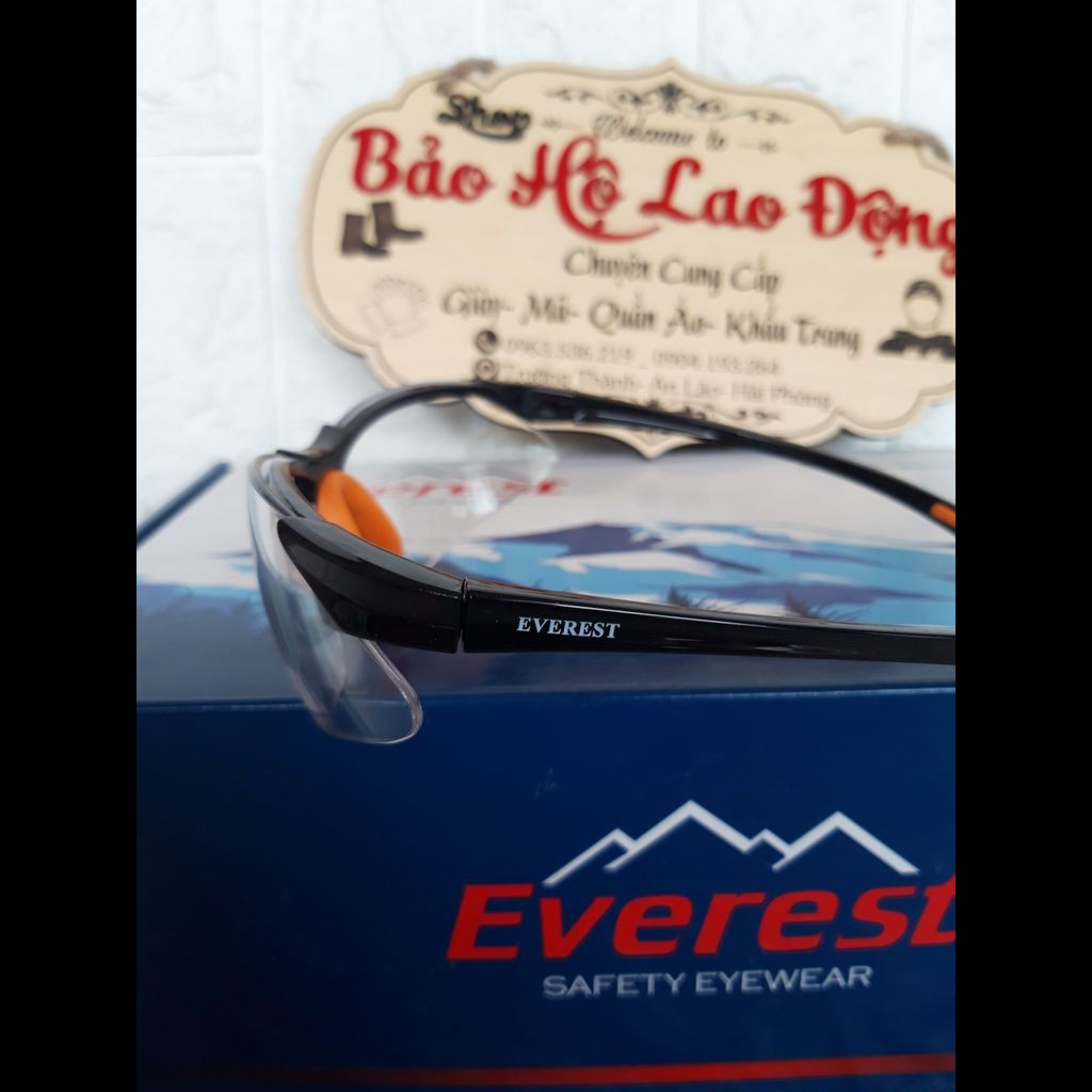 [Chính Hãng Everest] Kính Bảo Hộ Chống Bụi Chống Tia UV Chống Đọng Sương Chống Giọt Bắn Không Đau Nhức Mắt EV301 Trắng