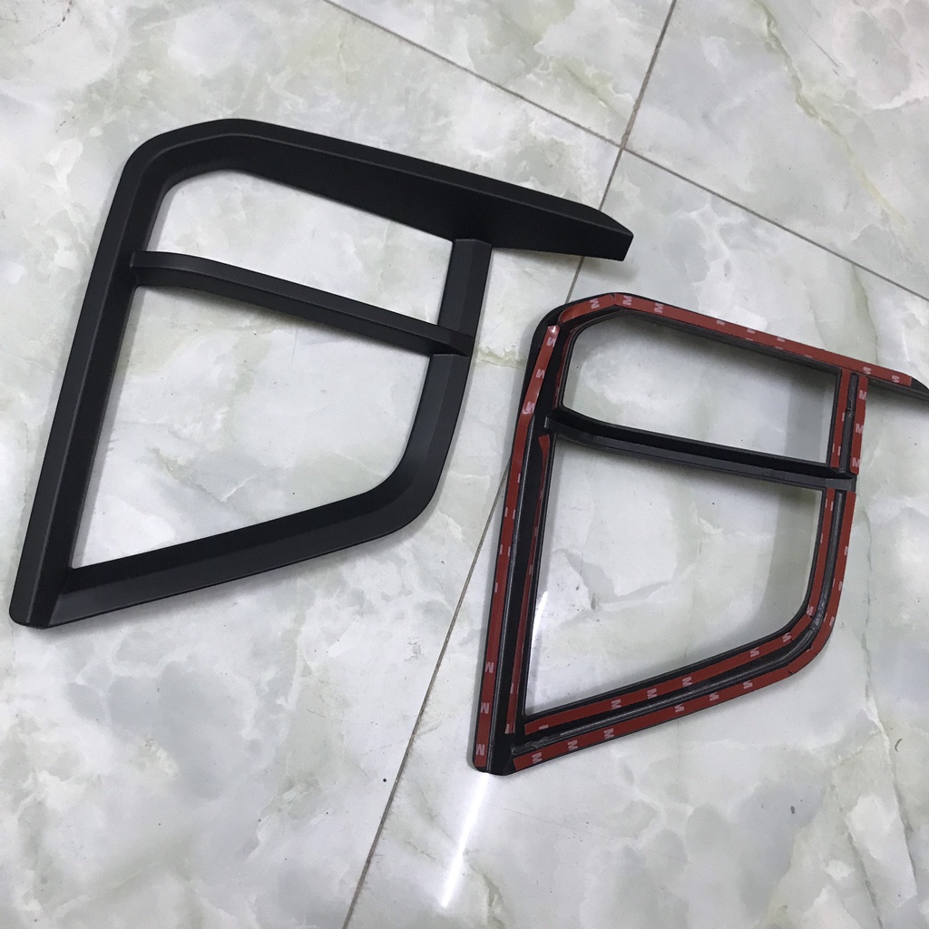 Bộ ốp viền đèn gầm Trước xe Mitsubishi Triton Form 2019  đến  2021,2022, 2023