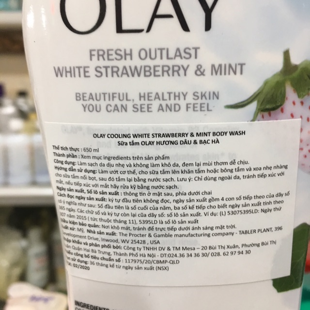 Sữa tắm Olay Cooling White hương dâu và bạc hà 650ml