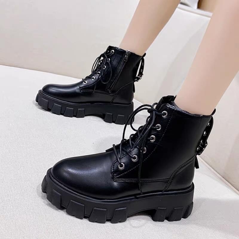 BOOTS NỮ KHÓA LỖ