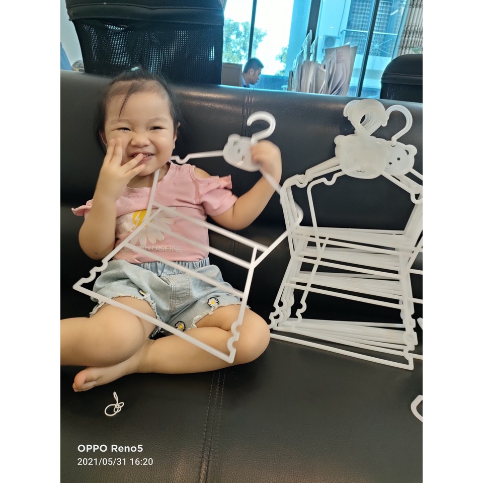 Móc Đồ Bộ Trẻ Em Size 3 - 6 Tuổi, Móc Bé Trai, Gái, Móc Trẻ Em Bằng Nhựa Cho Shop Quần Áo Trẻ Em