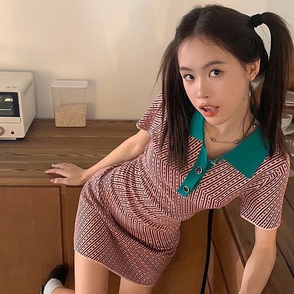 Đầm ngắn ZHELIHANGFEI vải dệt kim jacquard thắt eo màu sắc tương phản