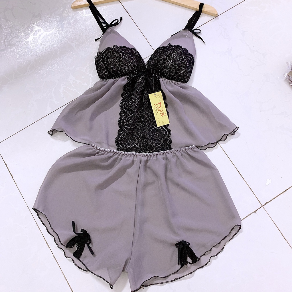 Bộ ngủ 2 dây chất voan Thái, áo có mút tháo rời, viền ren nửa ngực, áo xẻ giữa. MV12