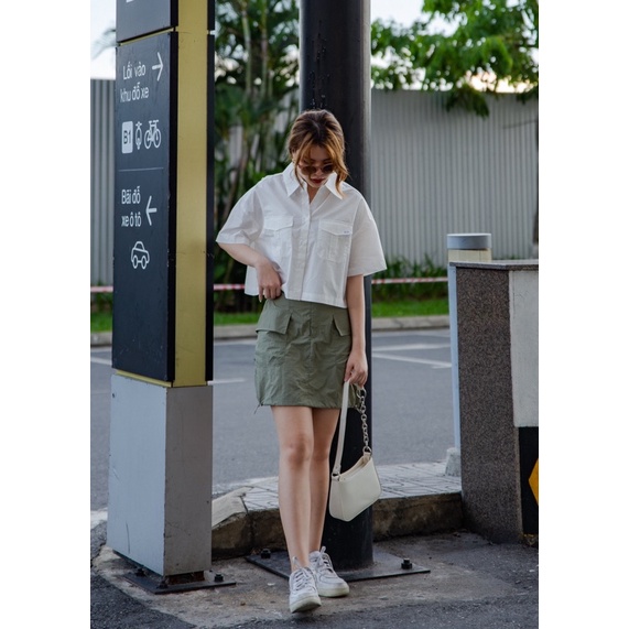 Set áo sơ mi croptop - chân váy dù | BigBuy360 - bigbuy360.vn