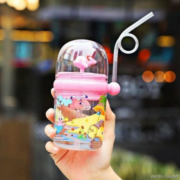Bình nước cá heo xinh xắn có Ống hút tiện dụng đang làm điên đảo tiktok đây