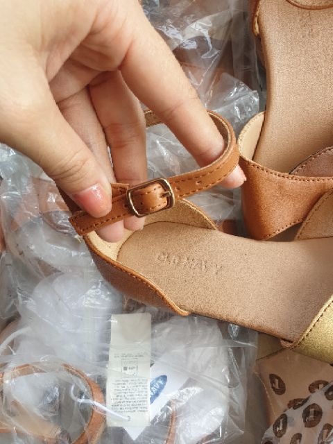 Sandal Old.navy màu NÂU xuất dư