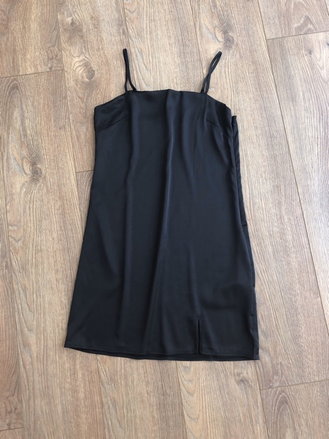 ♥️♥️Đầm 2 dây satin F21 vnxk xịn
