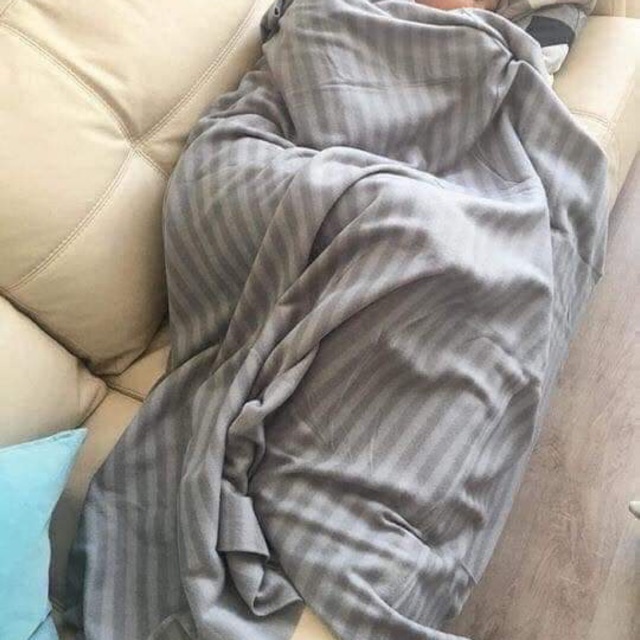 Chăn ikea kẻ