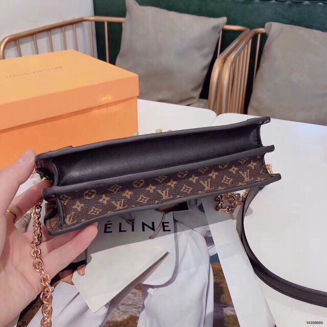 Lv petite dạng cốp trunk clutch hàng super fullbox