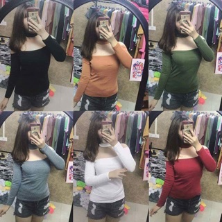Áo trễ vai, cổ choker