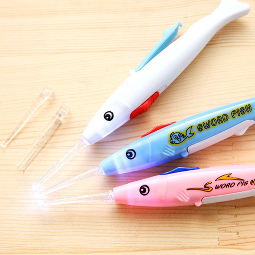 Dụng Cụ Lấy Ráy Tai Thiết Kế Có Đèn Led An Toàn Không Gây Đau Hình Con Cá