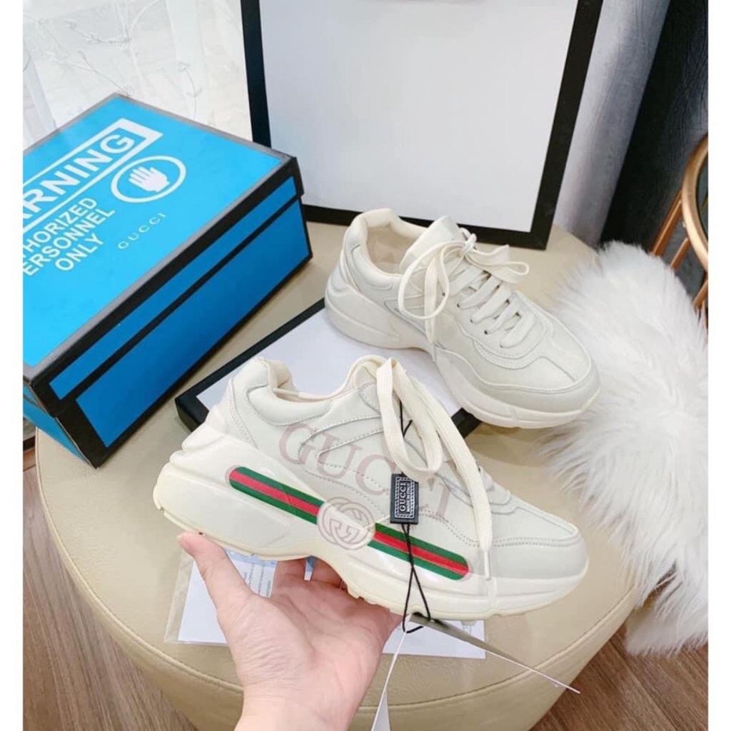 Giày thể thao nữ độn đế in chữ siêu tôn dáng 001