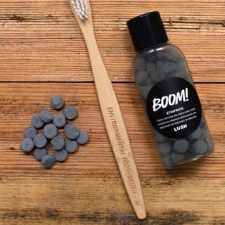 Viên đánh trắng răng Lush Toothy Tabs