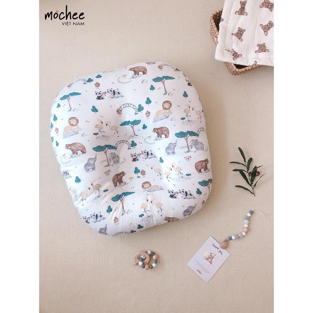 Gối chống trào ngược cho bé Mochee 70x70cm, gối chống trào cotton họa tiết 2 mặt - Monnie Kids