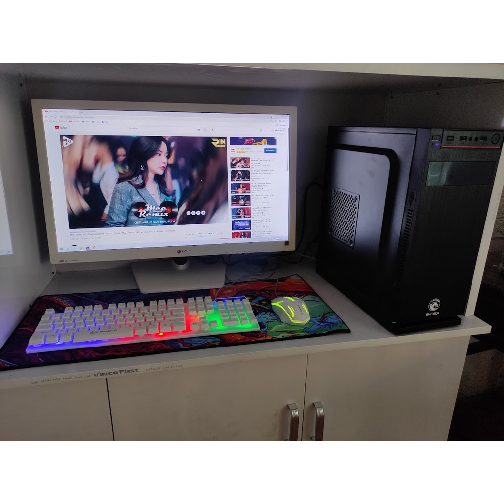 Cây Máy Tính Màu hồng Mới Like new Đẹp Có kính trong suốt và Fan Led