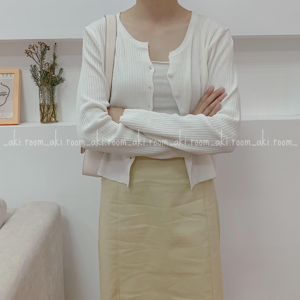 Áo cardigan khuy vuông cổ tròn V