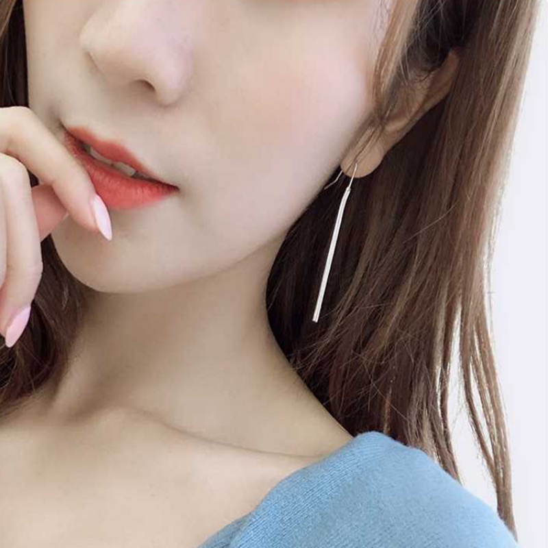 Đôi Khuyên Tai Dài Đính Ngọc Trai Thời Trang Cho Nữ