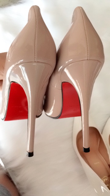 Giày cao gót nhọn