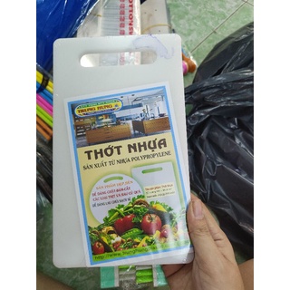( thớt VUÔNG TRẮNG NHỎ TRUNG HƯNG )Thớt nhựa kháng khuẩn trắng vuông size nhỏ bảng kt 24x14x1cm, thớt nhựa pp an toàn