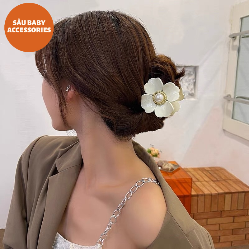 Kẹp càng cua hình bông hoa đính đá