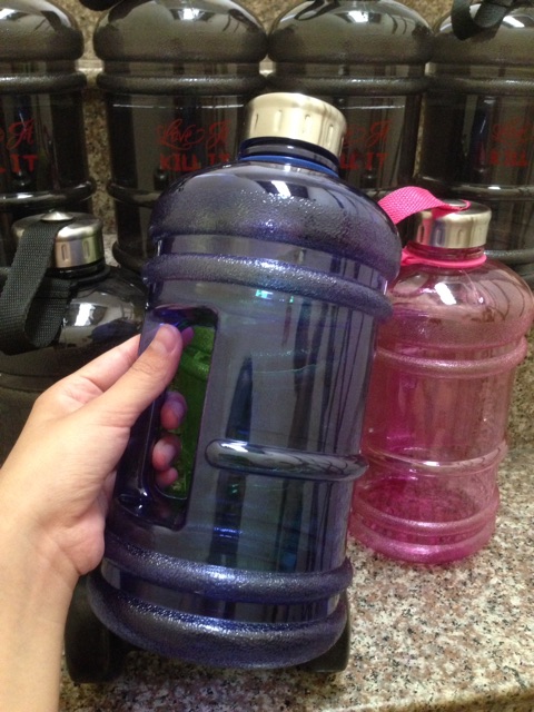 Bình nước màu 2.2l