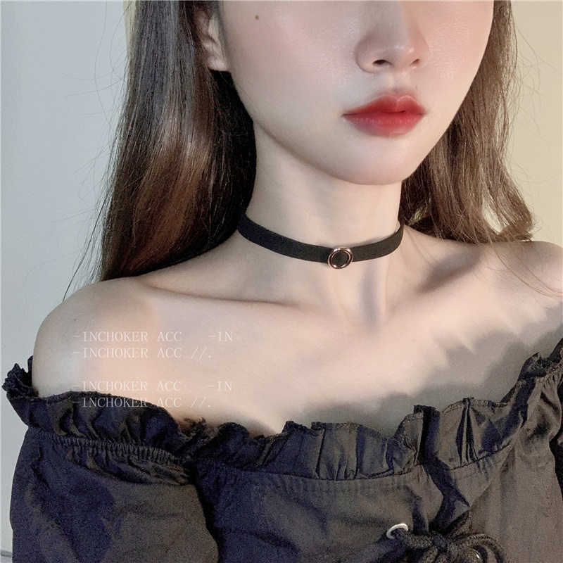 Dây đeo cổ màu đen thời trang cho nữ 2021