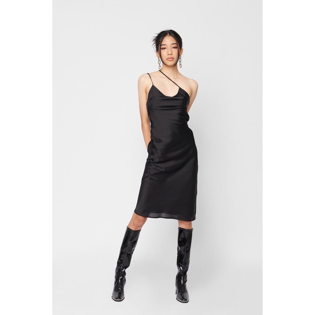 The Freckles Studios - Đầm 2 dây Black Silk vải satin dáng suông màu đen